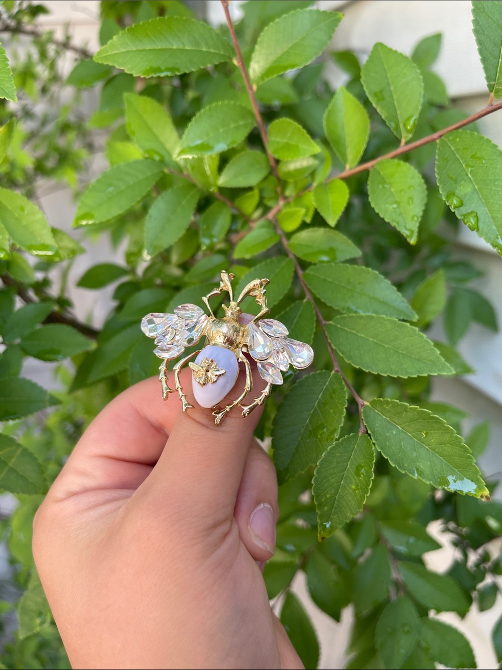 NEW! Gold Bee Cocktail Ring with Clear Crystals and White Accent 🪲🐝 A8-279 - Picture 5 of 7